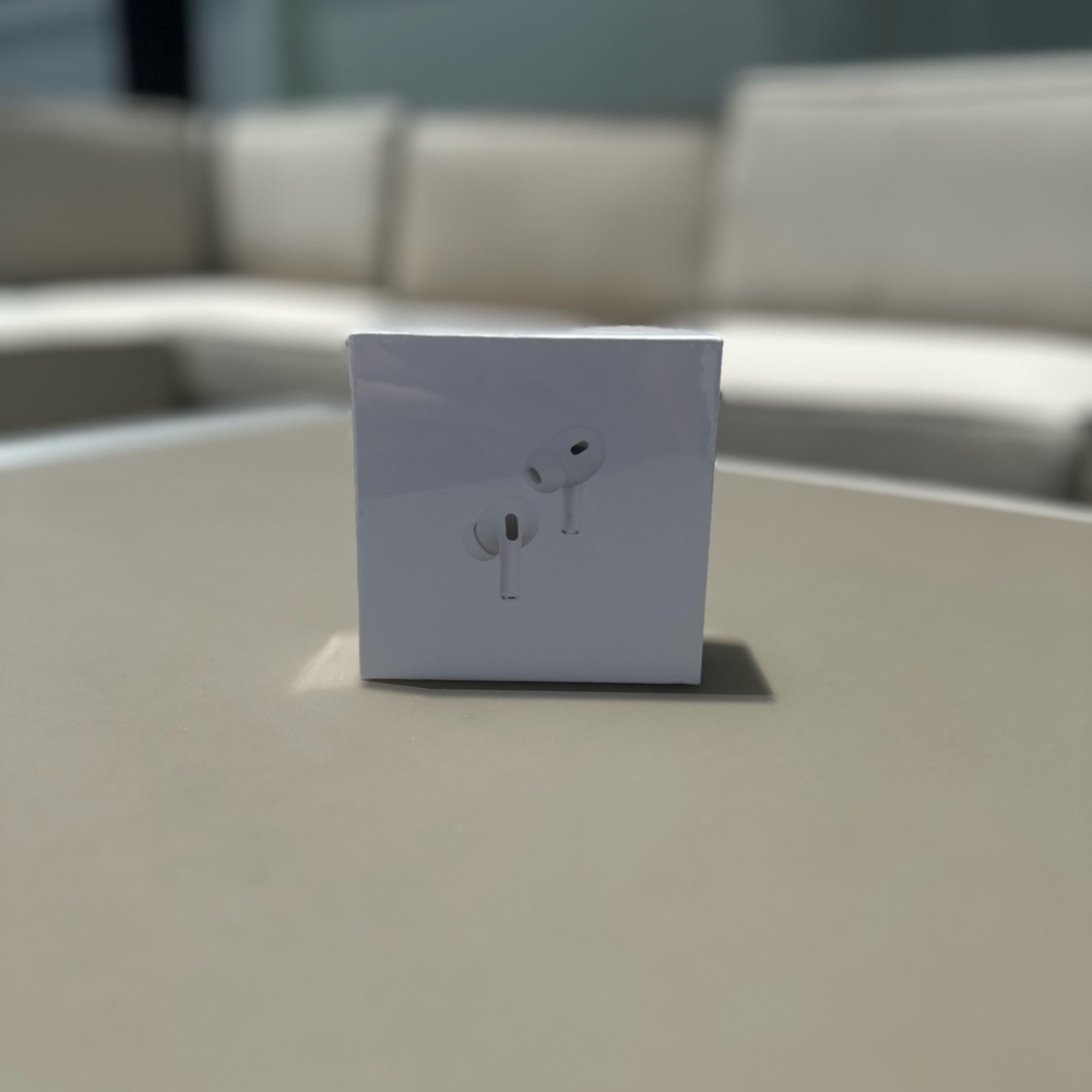 (BRAND NEW) Apple AirPods Pro 2nd Generation with MagSafe Charging Case - White